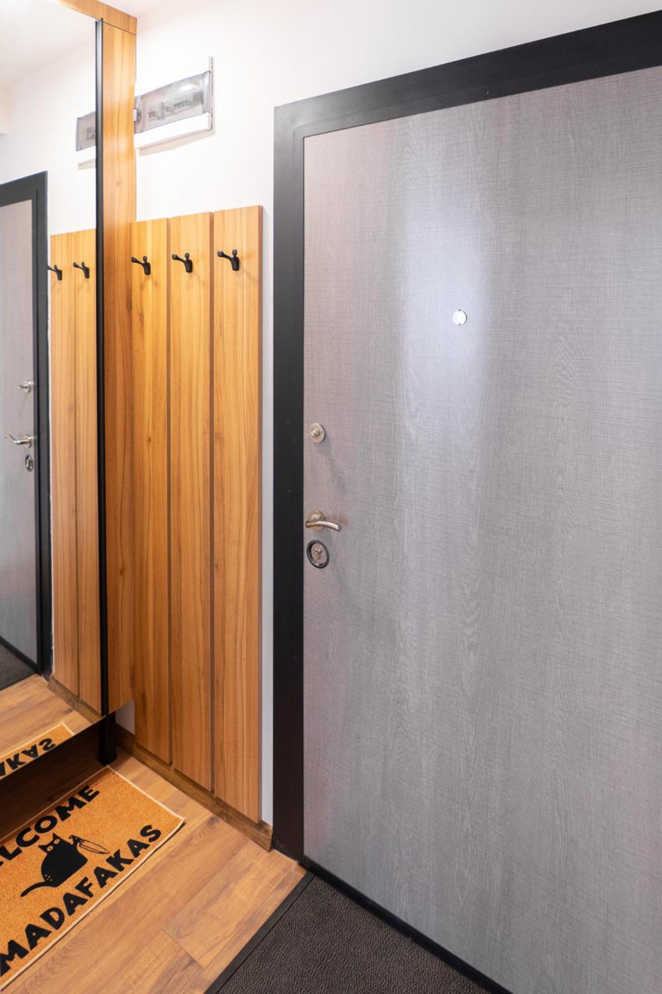 New Modern & Cozy Apartment With Free Private Parking And Ev Charging Station Varna Exterior foto